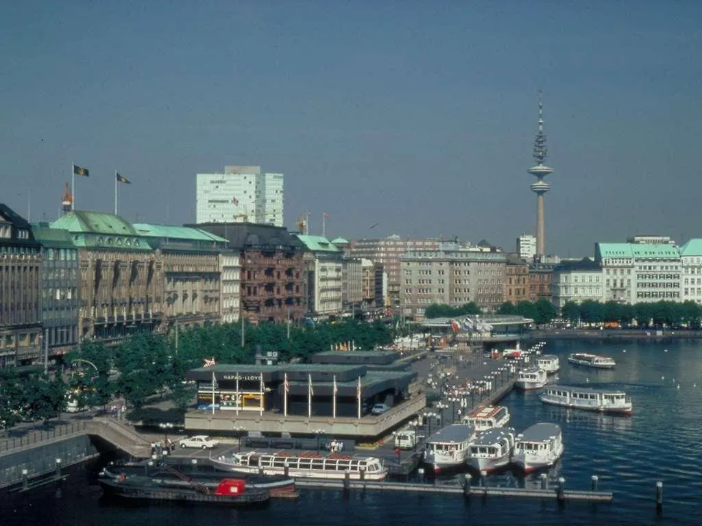 Novotel Hamburg Central Station Almanya